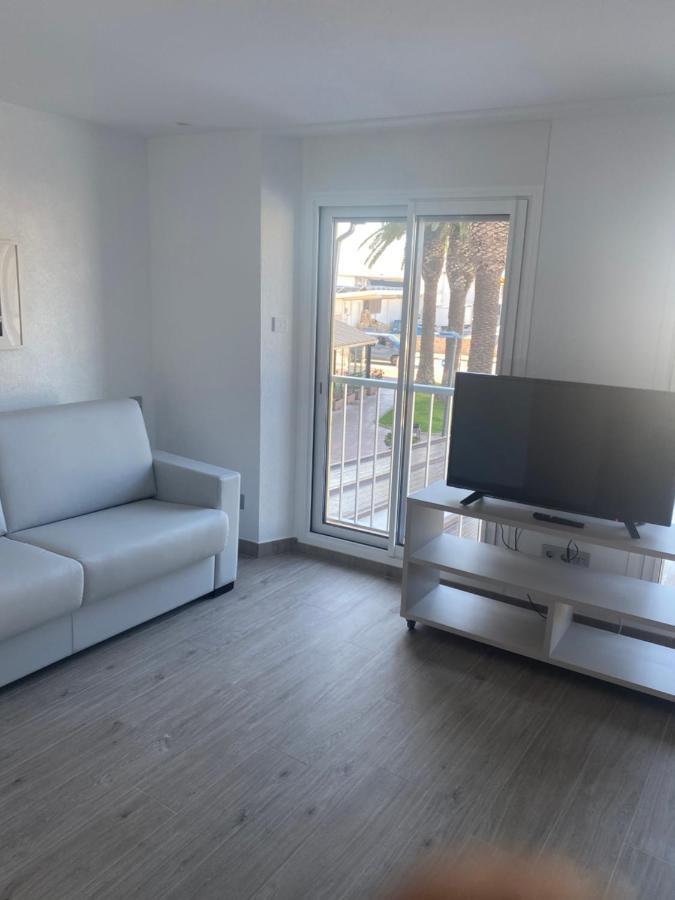 Loft Amb Vistes Al Mar By Apartaments La Catifa بالاموس المظهر الخارجي الصورة